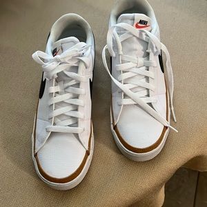 Men’s sneakers/court shoes